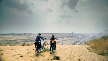 Ein Bild aus dem Film Zu weit weg